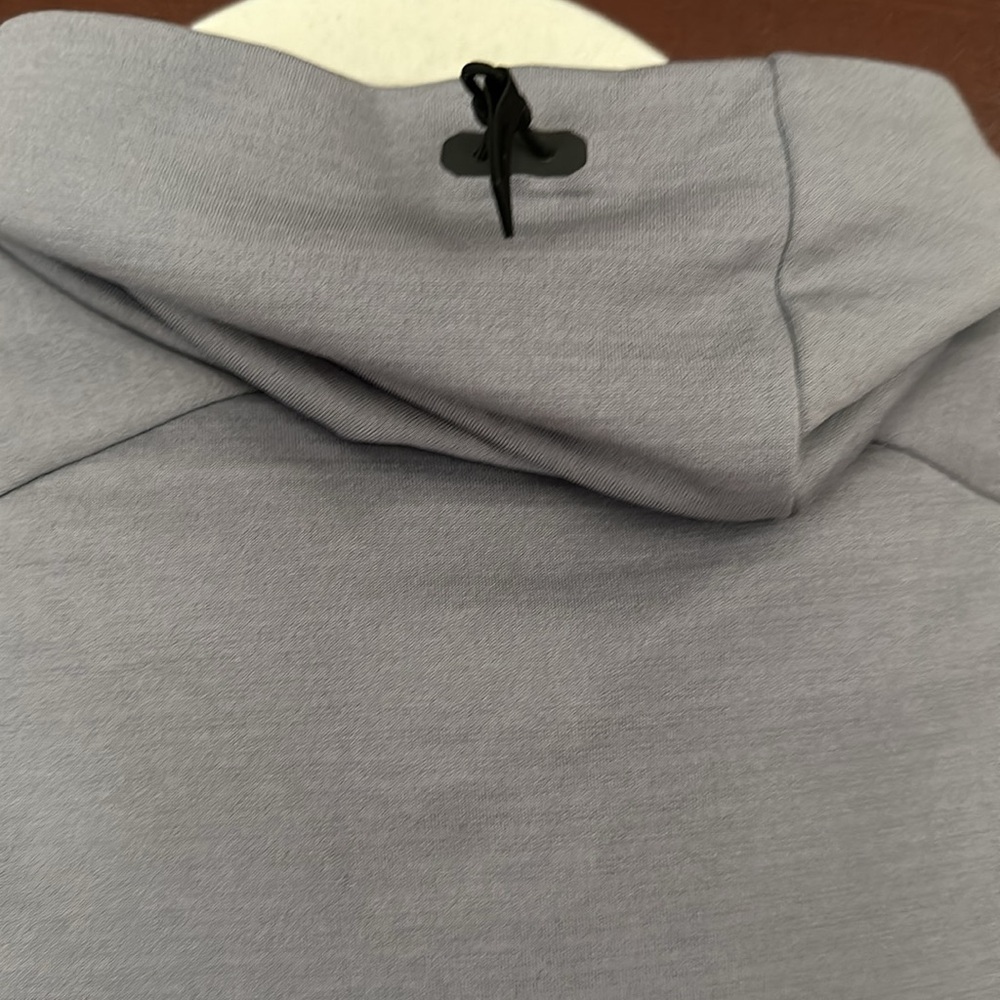 On Weather Performance Shirt In Fossil | Rock *Nw… - image 8